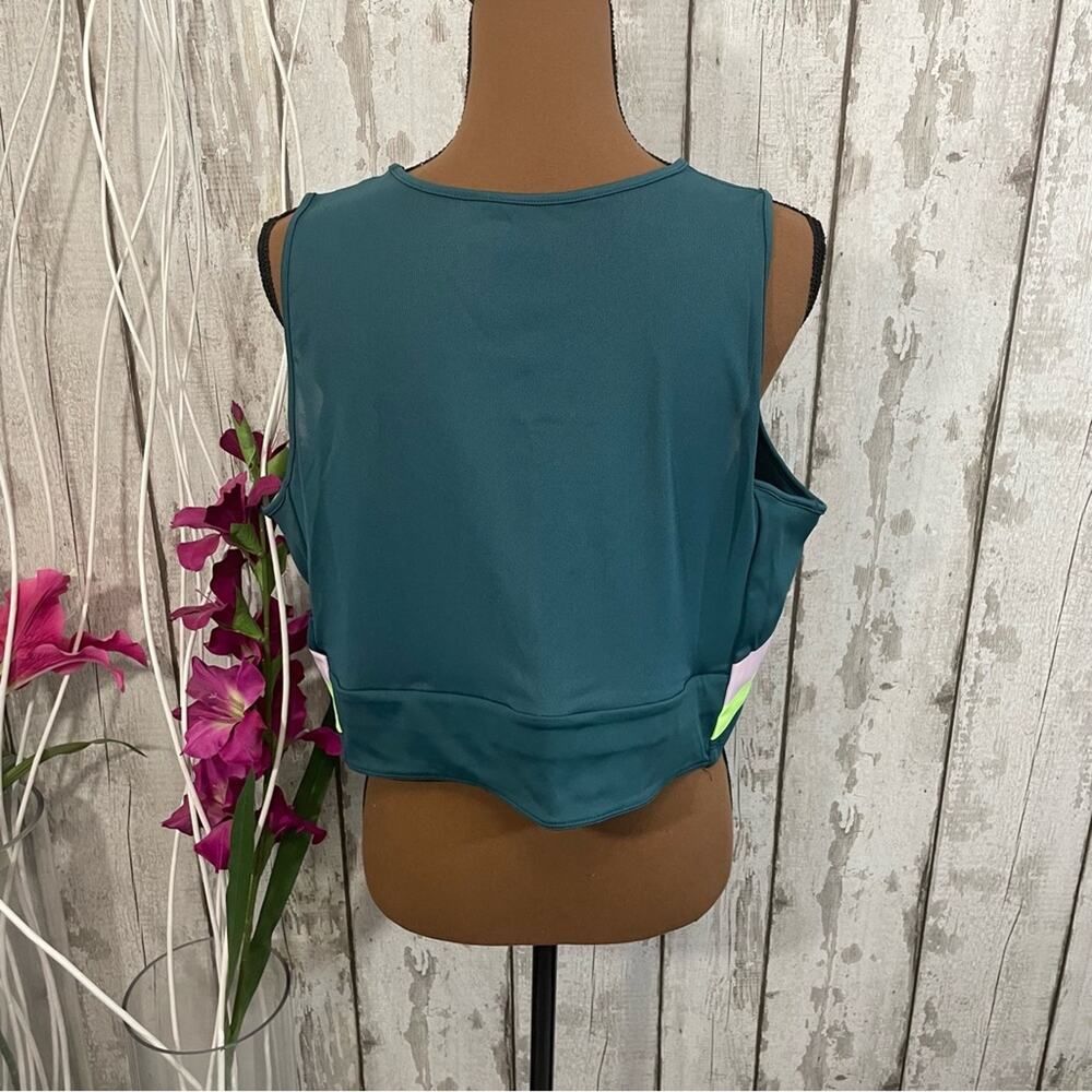 Nike - NWT Colorblock Workout Cropped Tank - Picture 8 of 11